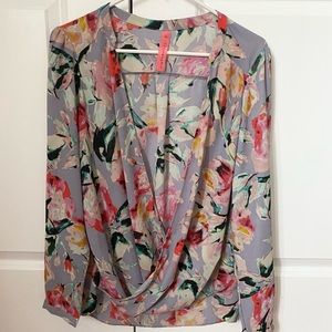 Lilac floral print blouse- perfect for Spring! Eight Sixty, size M